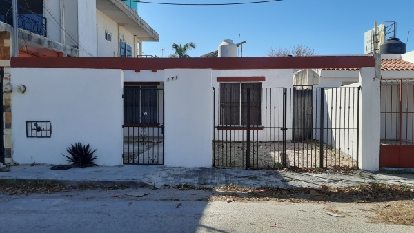 FRANCISCO DE MONTEJO, FRENTE PARQUE $8,500